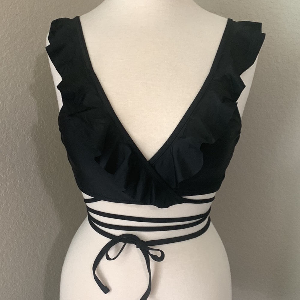 CUPSHE black ruffle bathing suit top - Picture 2 of 9